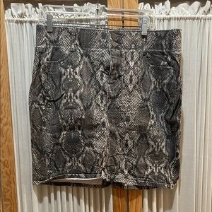 Apt. 9 Black and Gray Snakeskin Mini Skirt